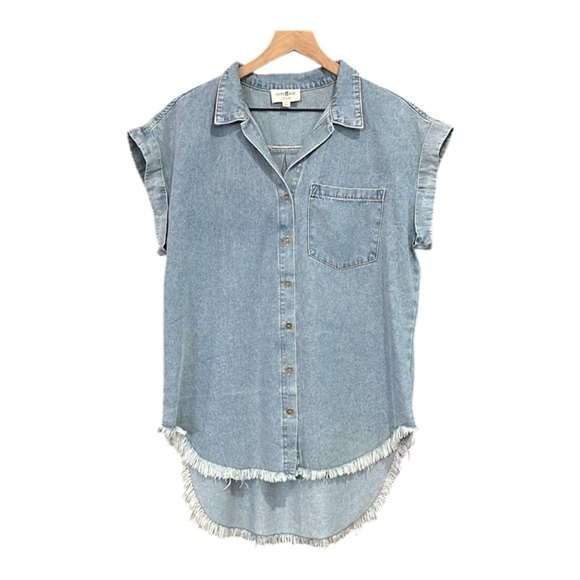 Umgee Tops - Umgee Denim Short Sleeve Frayed Hem Button Down Front Oversized Casual Top Small